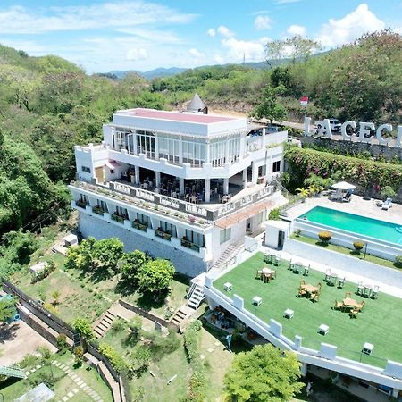 La Cecile Hotel & Cafe Komodo Labuan Bajo Exterior foto