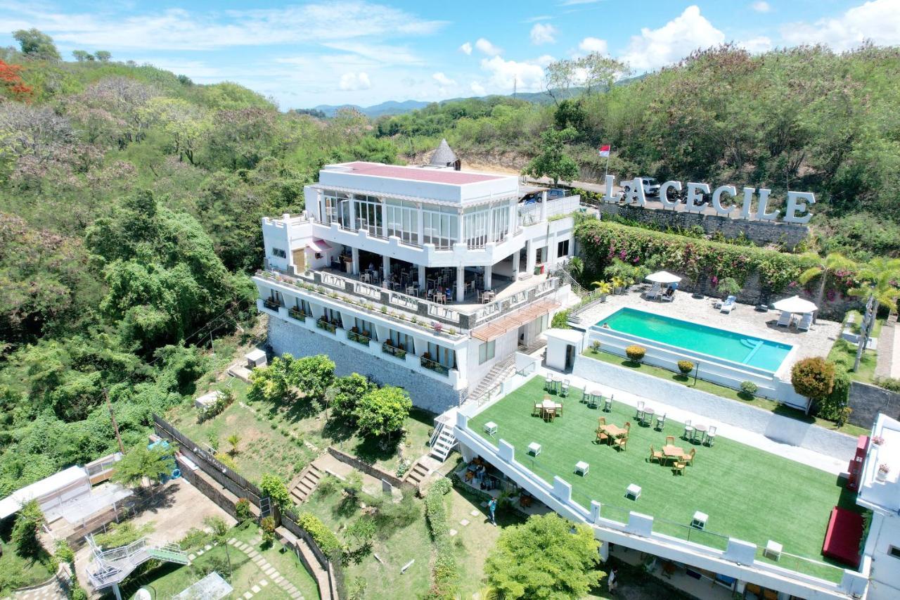 La Cecile Hotel & Cafe Komodo Labuan Bajo Exterior foto